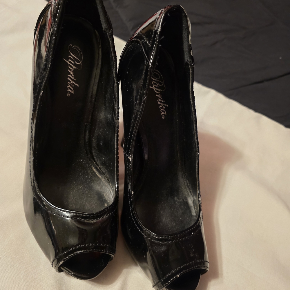 Paprika Glossy Black Peep Toe Heels